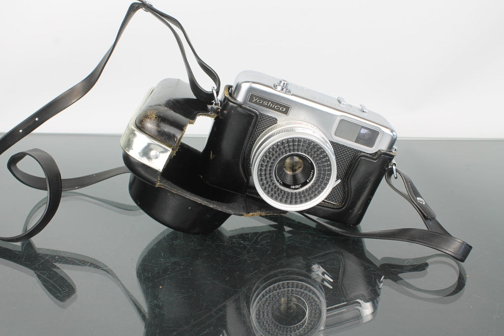 Yashica EZ - Matic - Dutch|Thrift