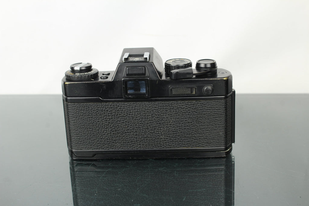 Yashica FR + 50mm 1:2 Yashica ML lens - Dutch|Thrift