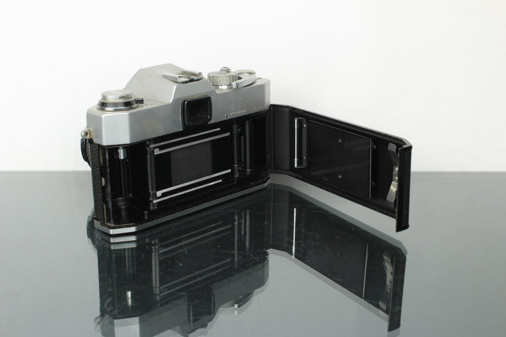 Yashica FX - 2 + 50mm 1.9 Yashica DSB lens - Dutch|Thrift