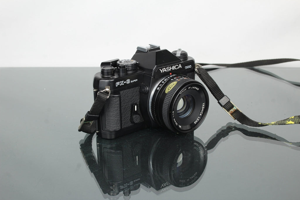 Yashica FX - 3 Super 2000 + 50mm 1.9 Yashica ML lens (Contax/Yashica mount) - Dutch|Thrift