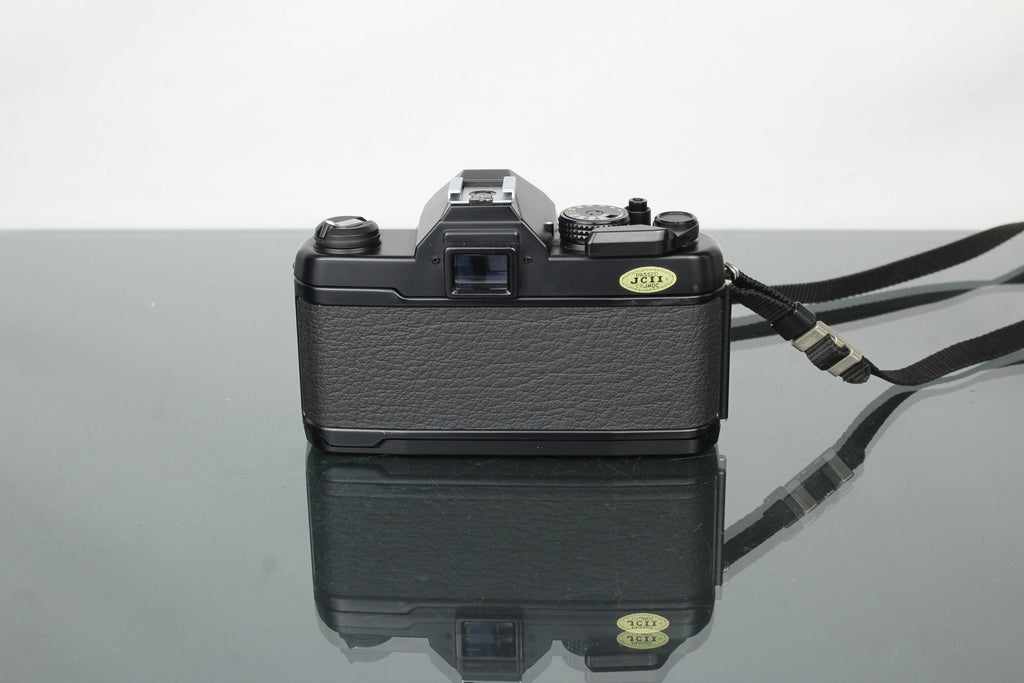 Yashica FX - 3 Super 2000 + 50mm 1.9 Yashica ML lens (Contax/Yashica mount) - Dutch|Thrift