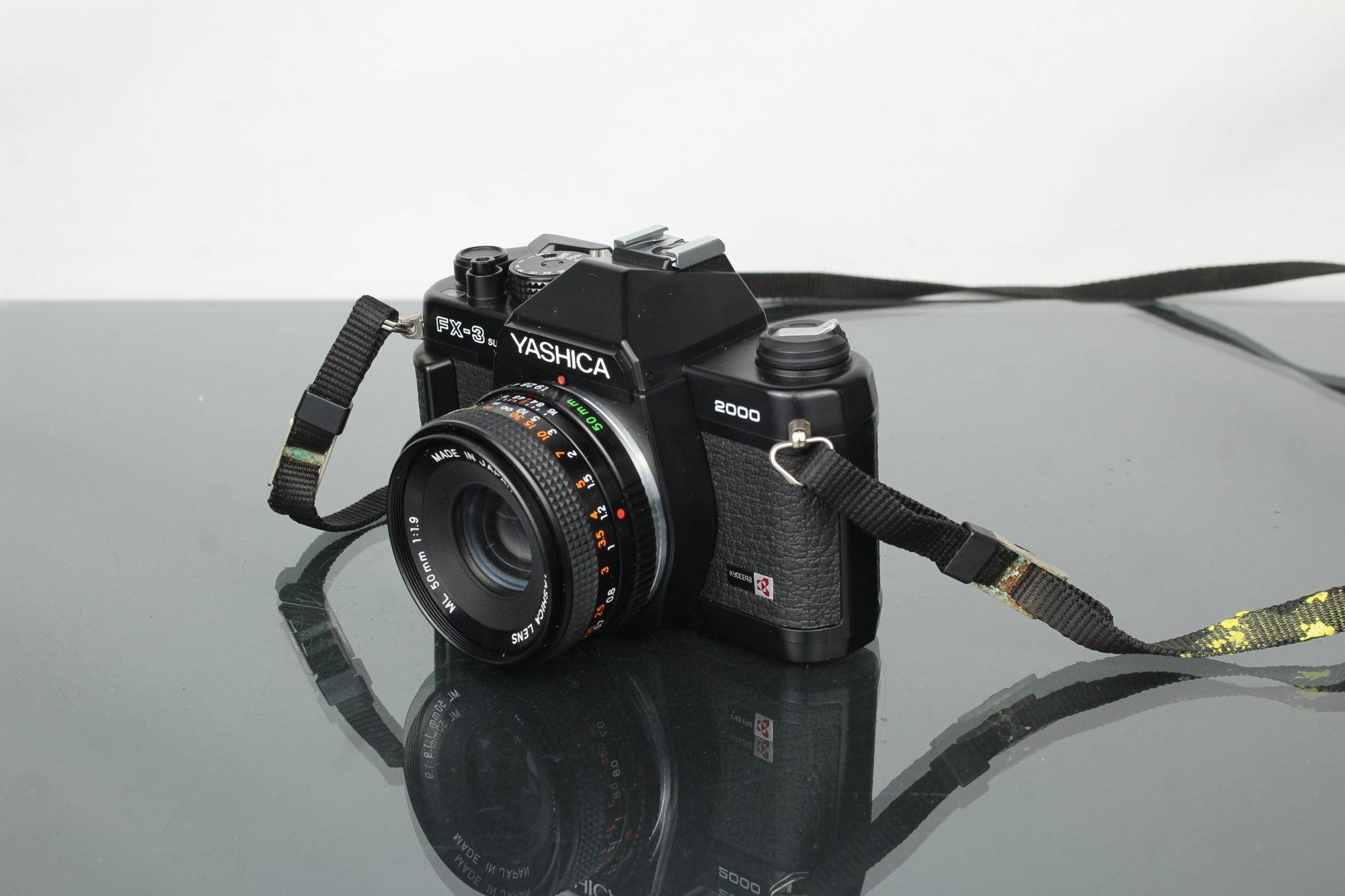 Yashica FX - 3 Super 2000 + 50mm 1.9 Yashica ML lens (Contax/Yashica mount) - Dutch|Thrift