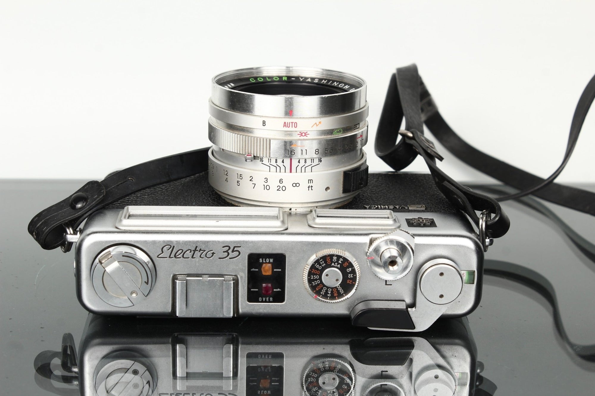 Yashica G Electro 35 + Color - Yashinon DX 45mm f/1.7 - Dutch|Thrift