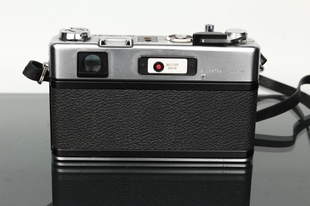 Yashica G Electro 35 + Color - Yashinon DX 45mm f/1.7 - Dutch|Thrift