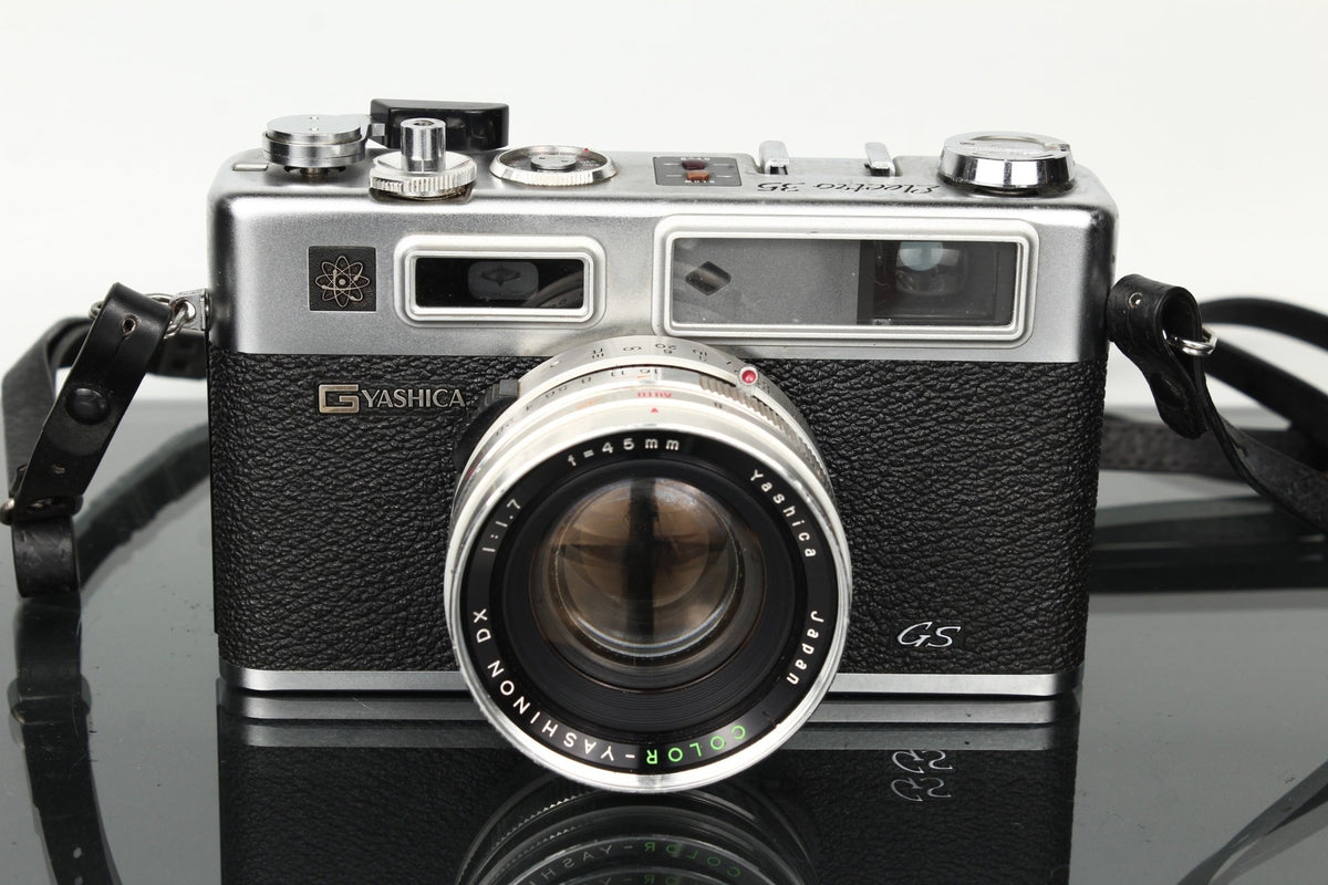 Yashica G Electro 35 + Color - Yashinon DX 45mm f/1.7 - Dutch|Thrift