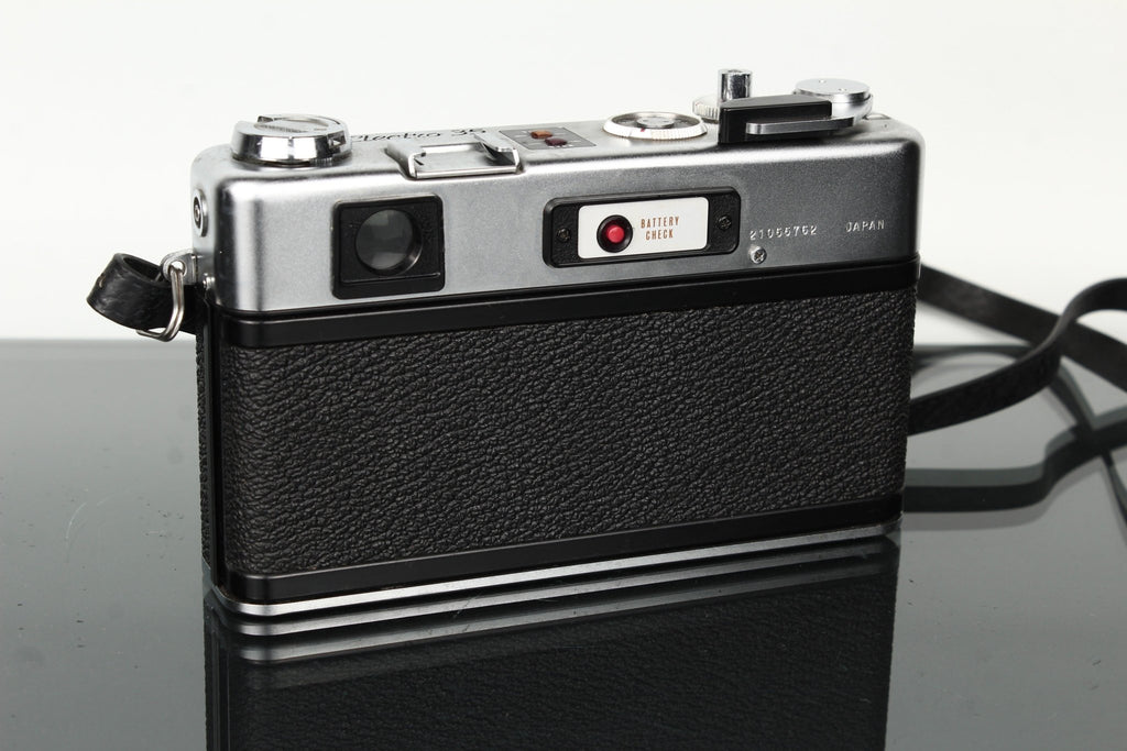 Yashica G Electro 35 + Color - Yashinon DX 45mm f/1.7 - Dutch|Thrift