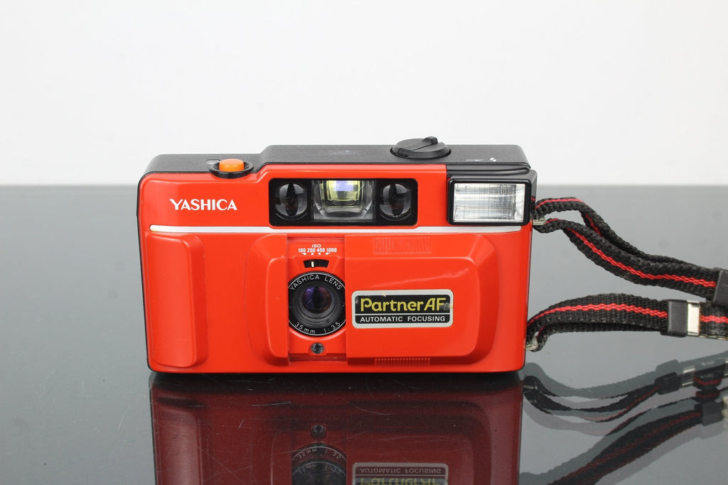 Yashica KYOCERA Partner AF - Dutch|Thrift