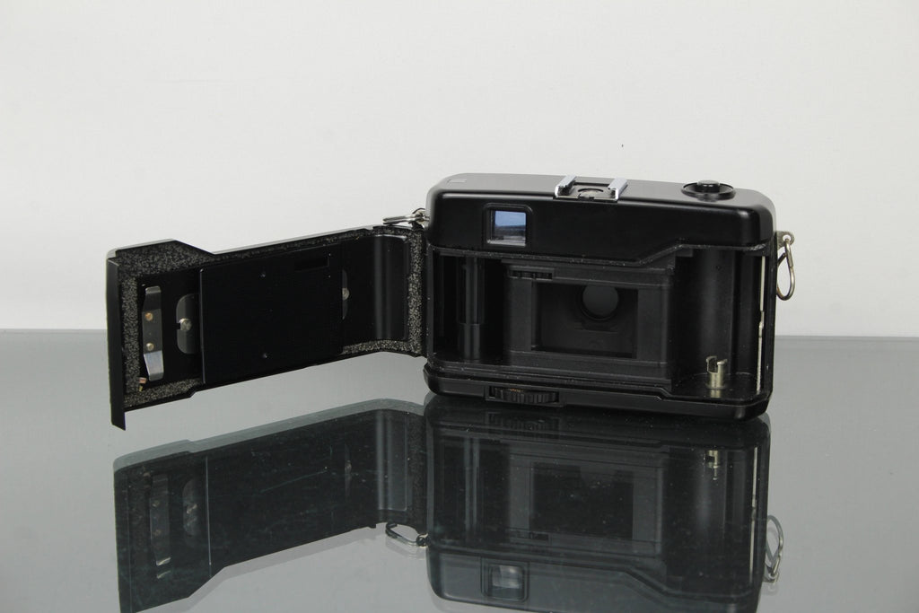 Yashica ME 1 - Dutch|Thrift