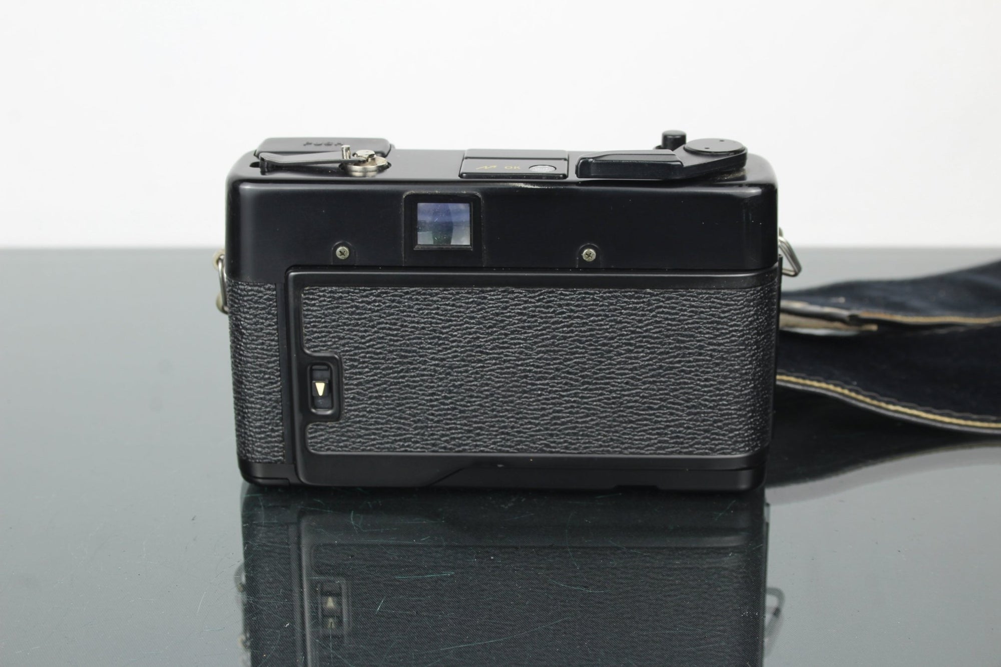 Yashica MF - 1 - Dutch|Thrift