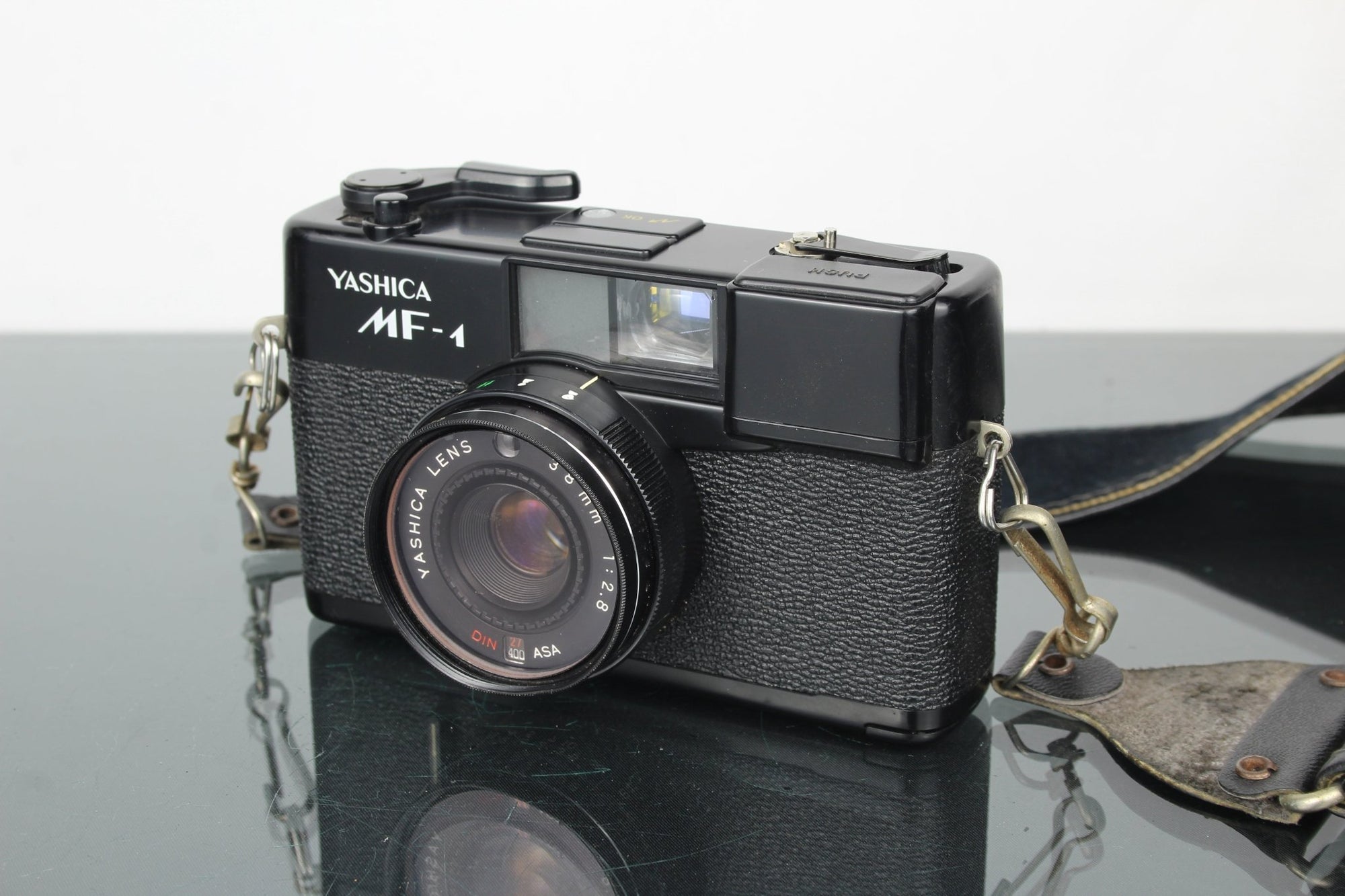 Yashica MF - 1 - Dutch|Thrift