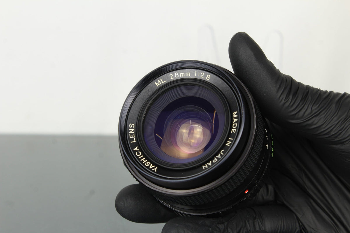 Yashica ML 28mm f/2.8 - Dutch|Thrift