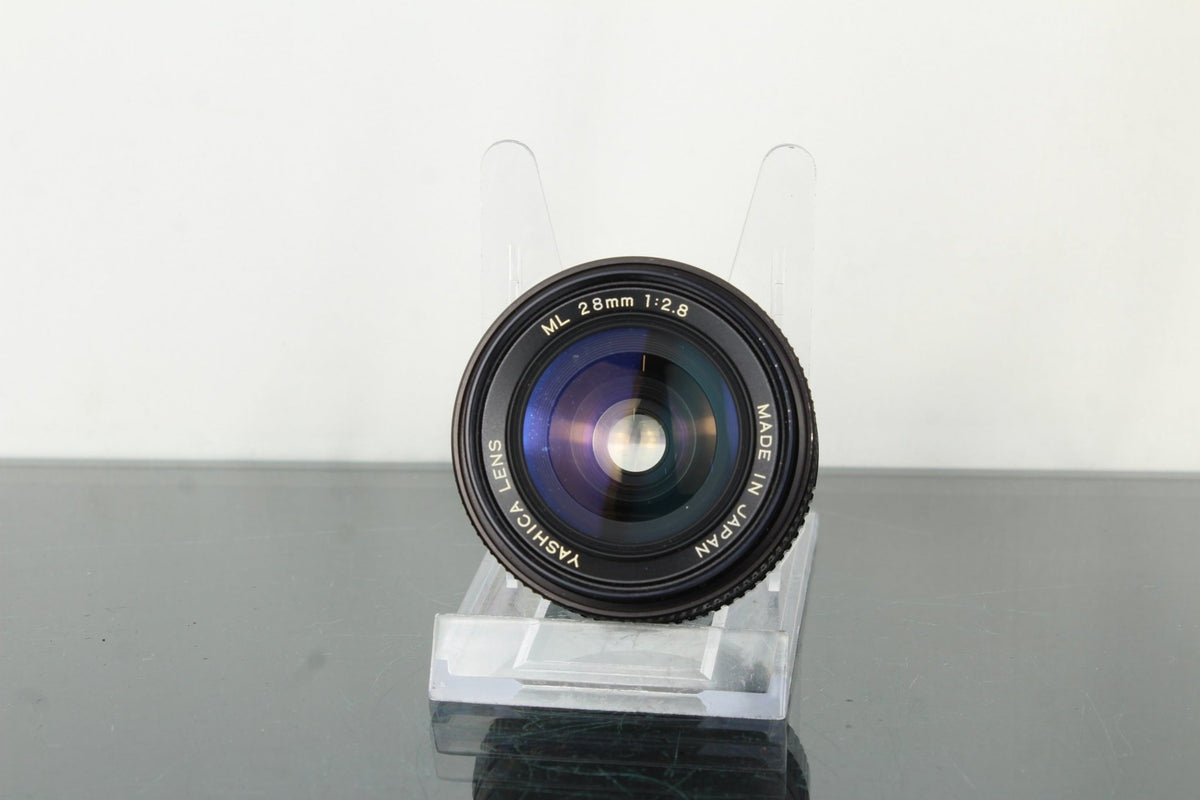 Yashica ML 28mm f/2.8 - Dutch|Thrift
