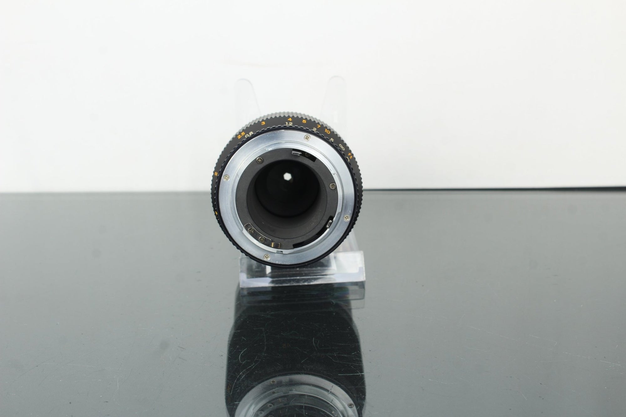 Yashica ML Macro 100mm 1:3.5 CY Mount - Dutch|Thrift