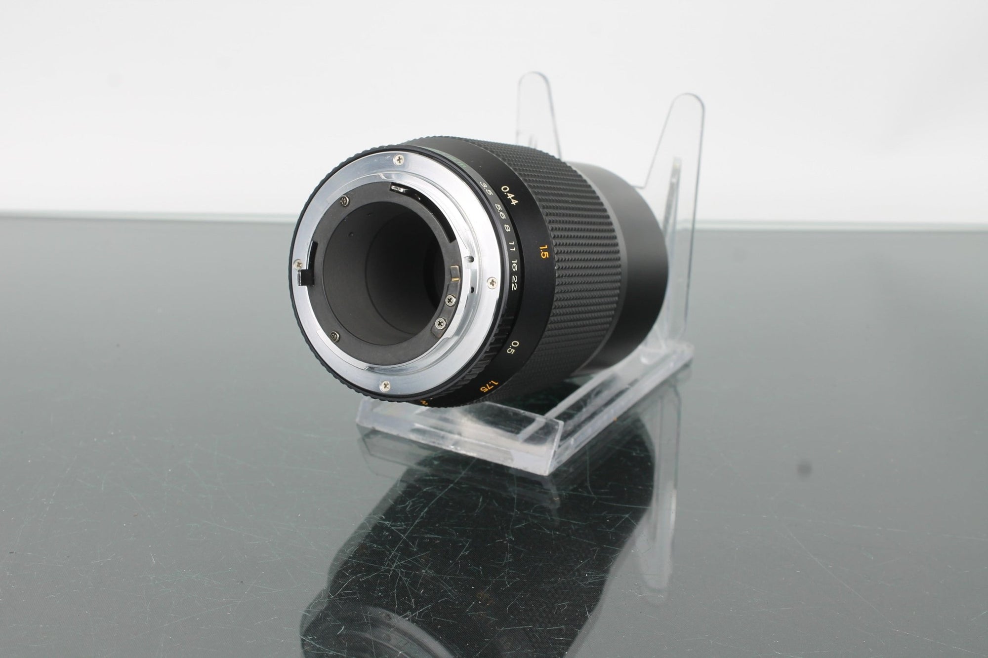 Yashica ML Macro 100mm F/3.5 - Dutch|Thrift