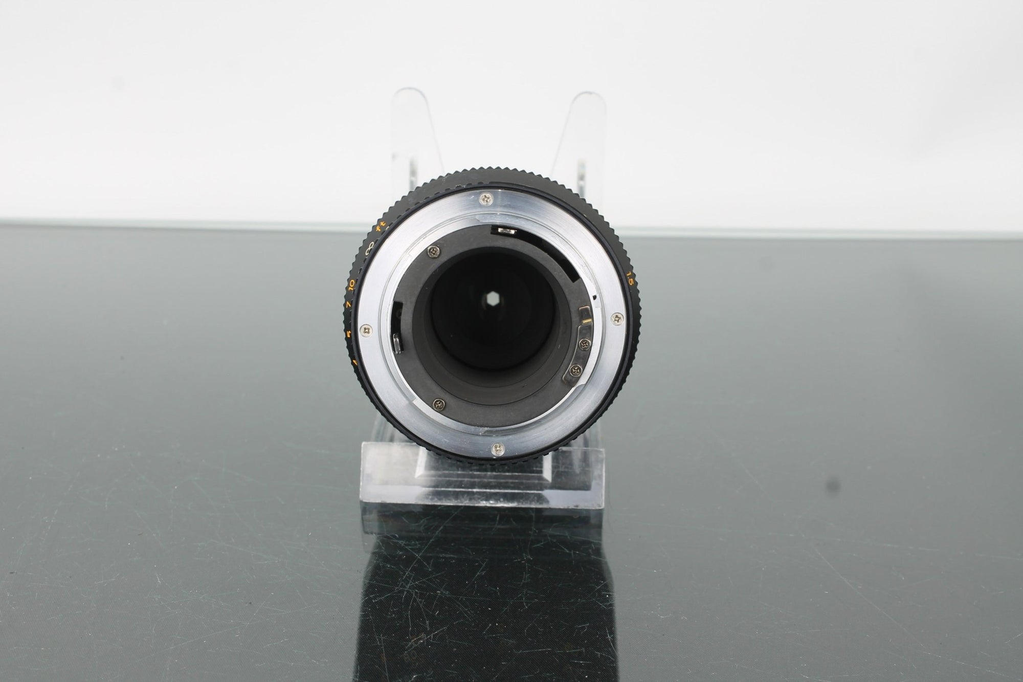 Yashica ML Macro 100mm F/3.5 - Dutch|Thrift