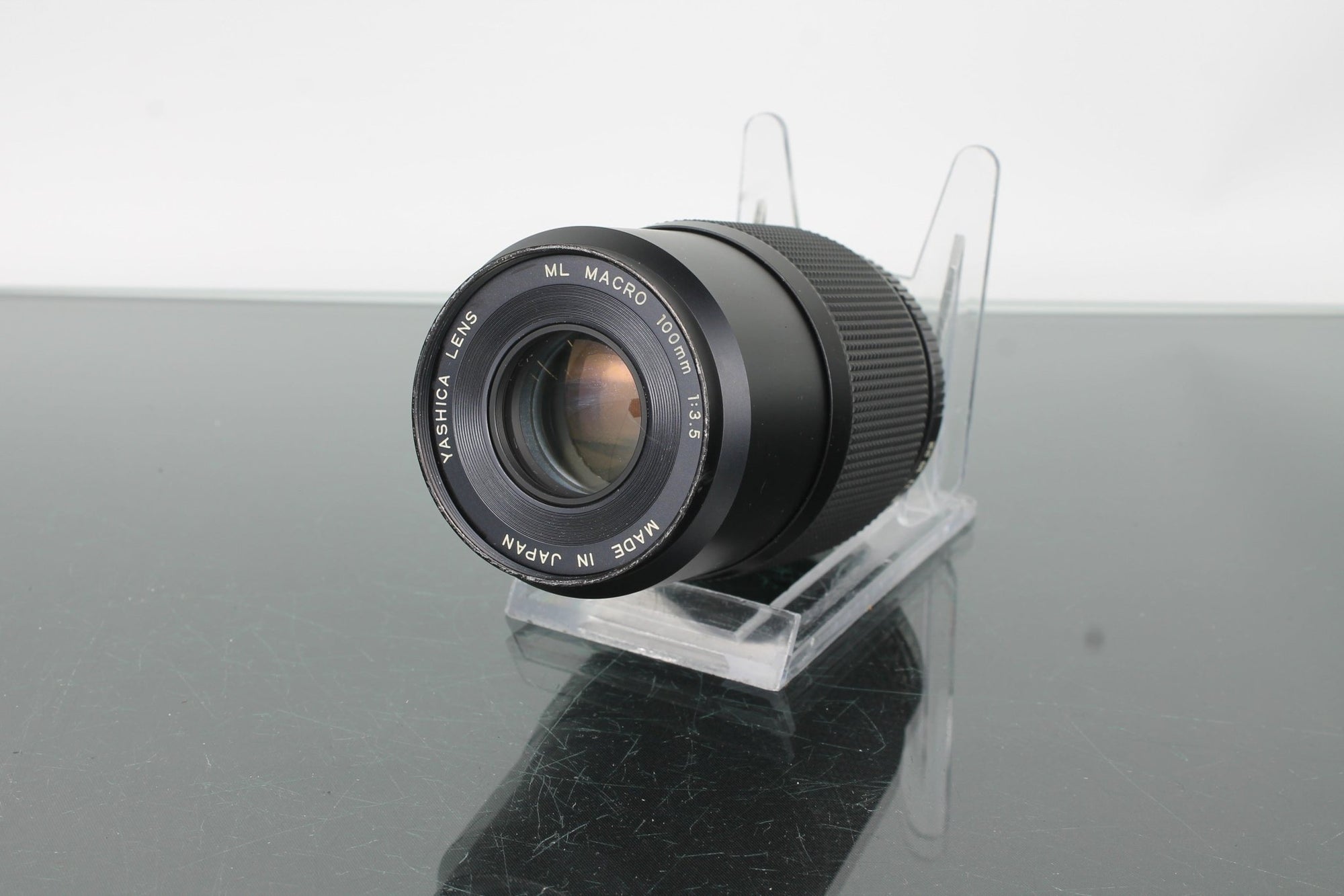 Yashica ML Macro 100mm F/3.5 - Dutch|Thrift