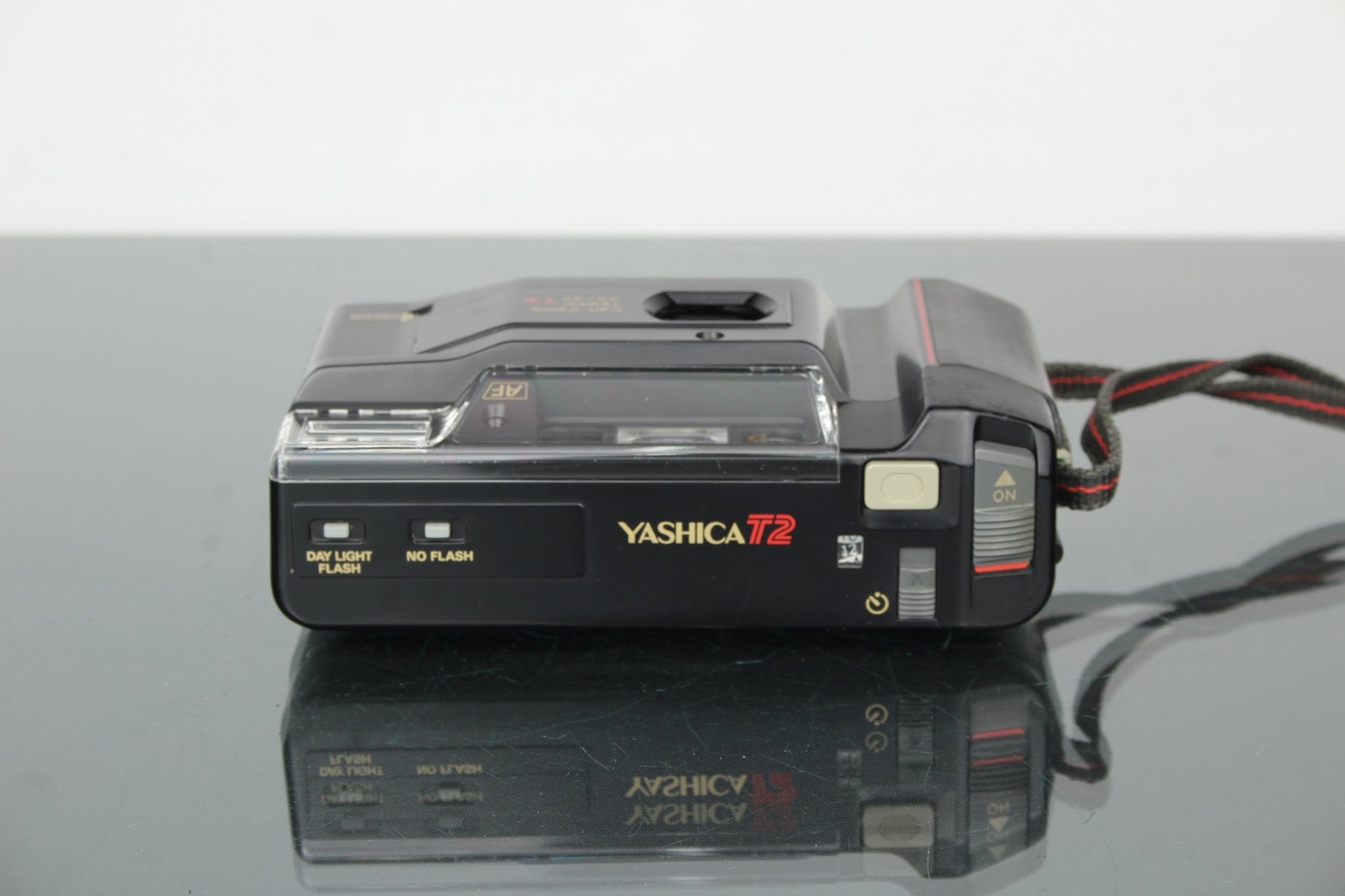 Yashica T2 - Dutch|Thrift