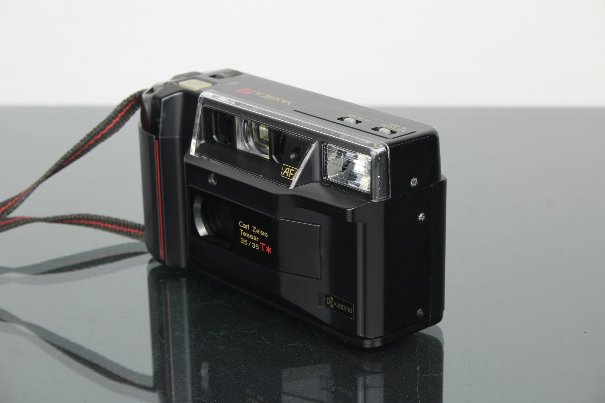 Yashica T2 - Dutch|Thrift