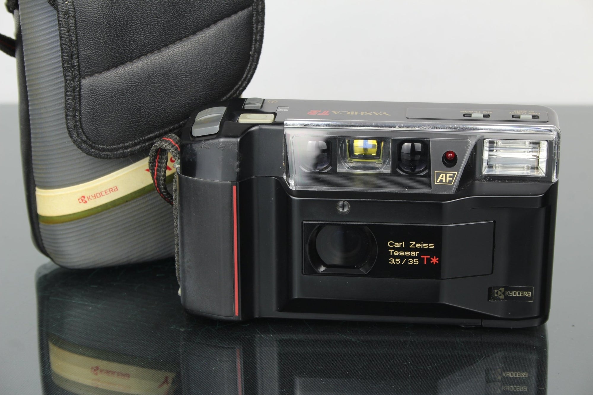 Yashica T2 - Dutch|Thrift