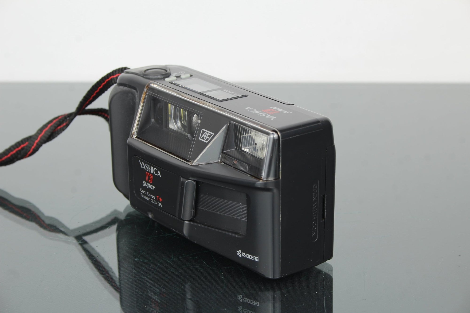 Yashica T3 Super - Dutch|Thrift