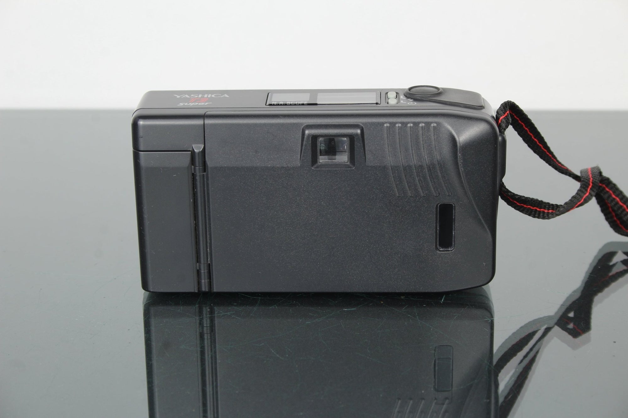 Yashica T3 Super - Dutch|Thrift