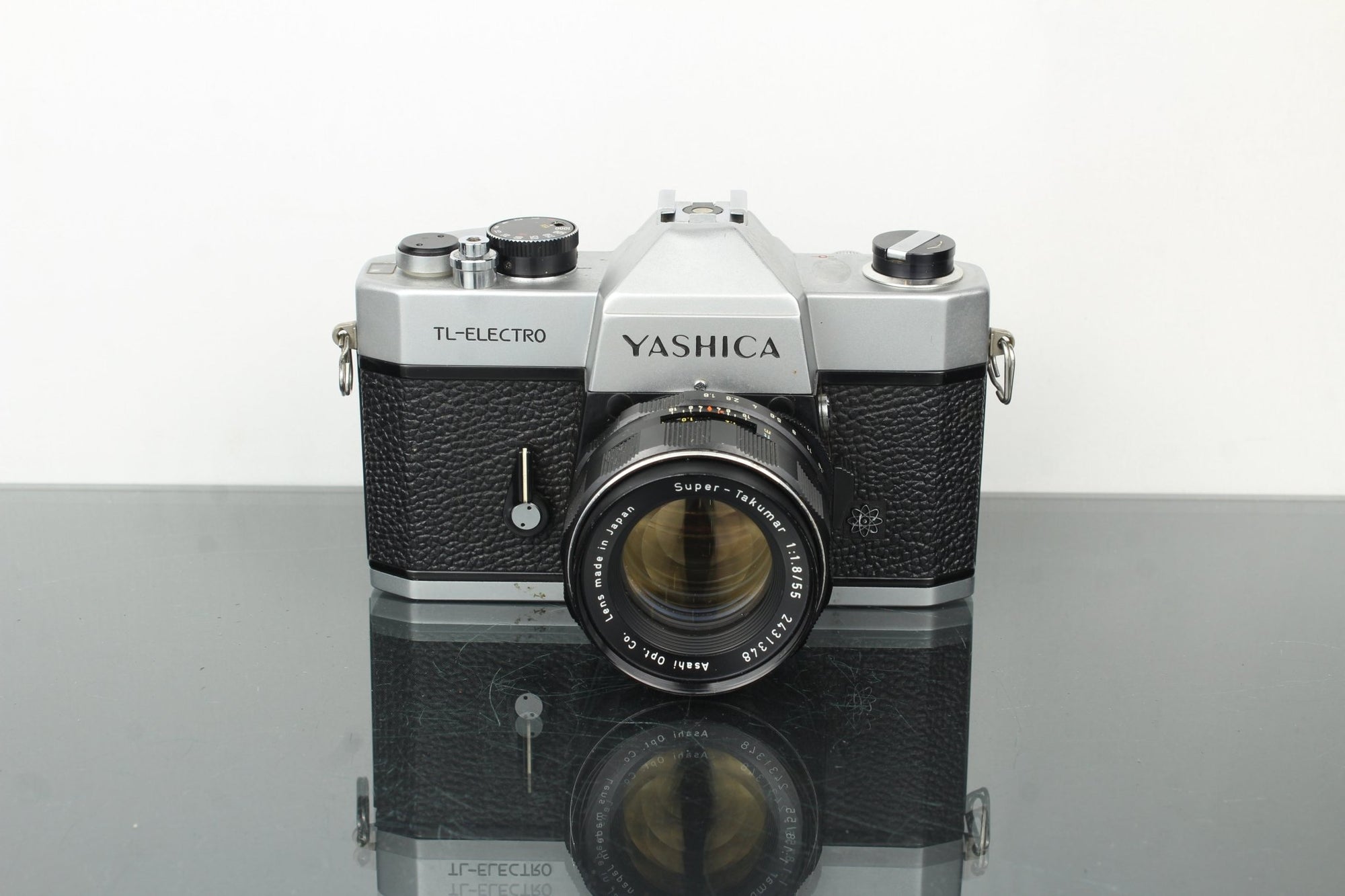 Yashica TL - Electro + Takumar 55mm f/1.8 M42 lens - Dutch|Thrift