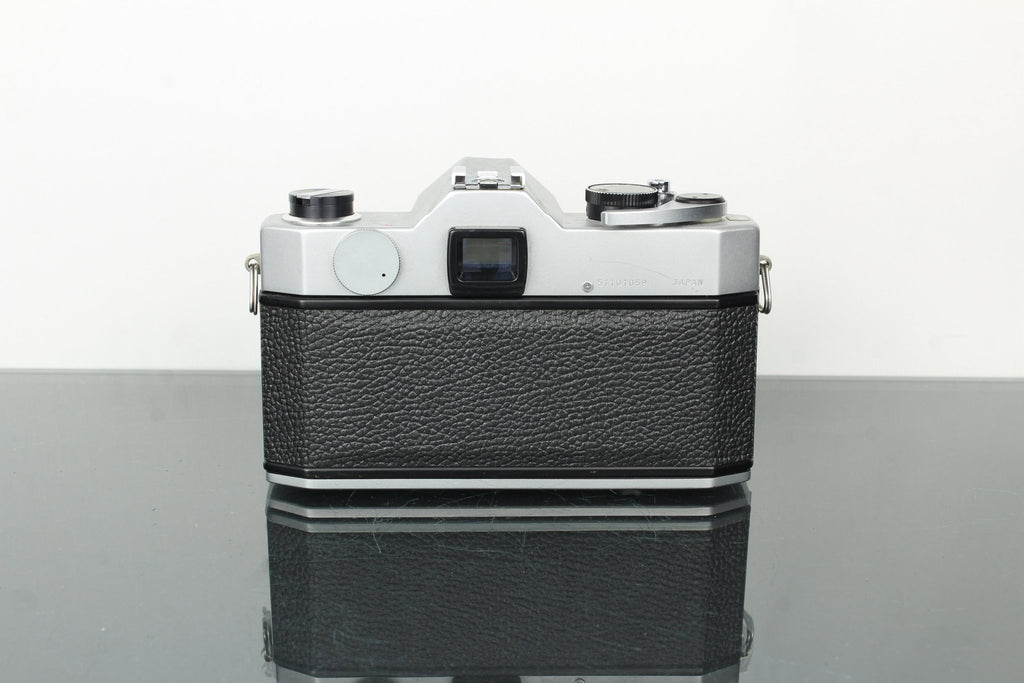 Yashica TL - Electro + Takumar 55mm f/1.8 M42 lens - Dutch|Thrift