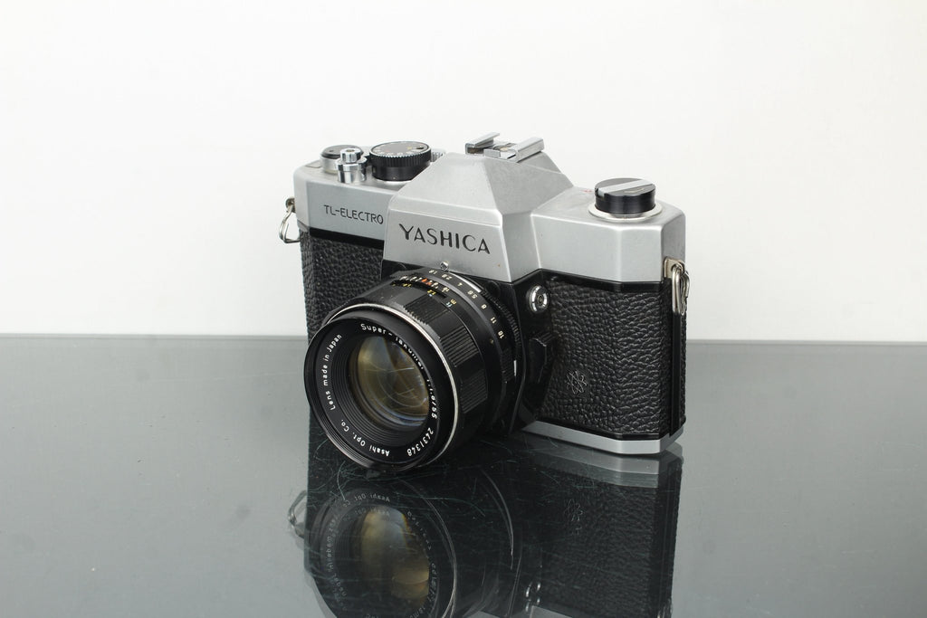 Yashica TL - Electro + Takumar 55mm f/1.8 M42 lens - Dutch|Thrift