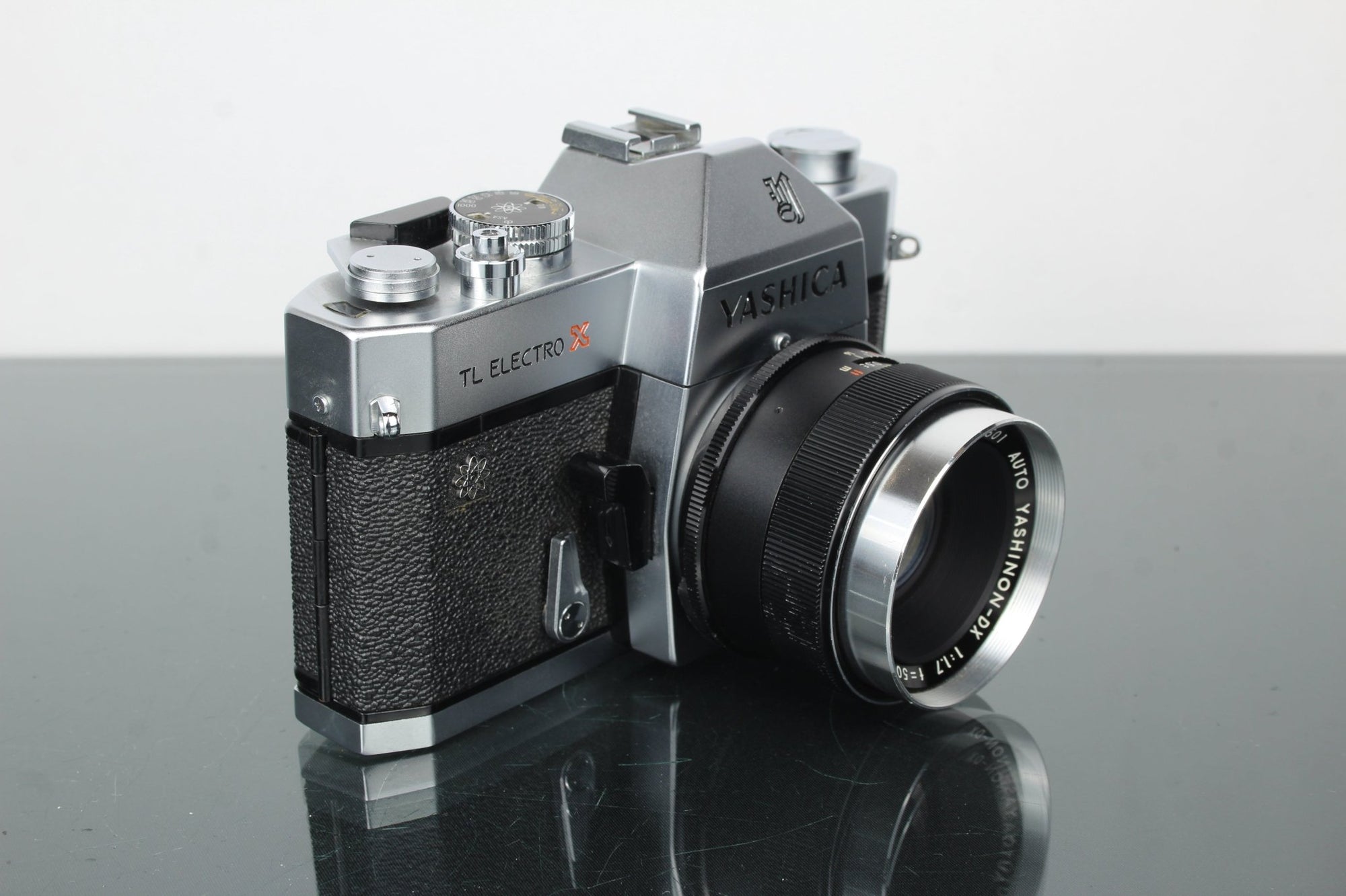 Yashica TL Electro X + 50mm 1.7 Yashinon - DX lens - Dutch|Thrift