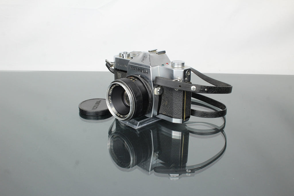 Yashica TL Electro X + Yashinon - DX 50mm f/2 lens - Dutch|Thrift