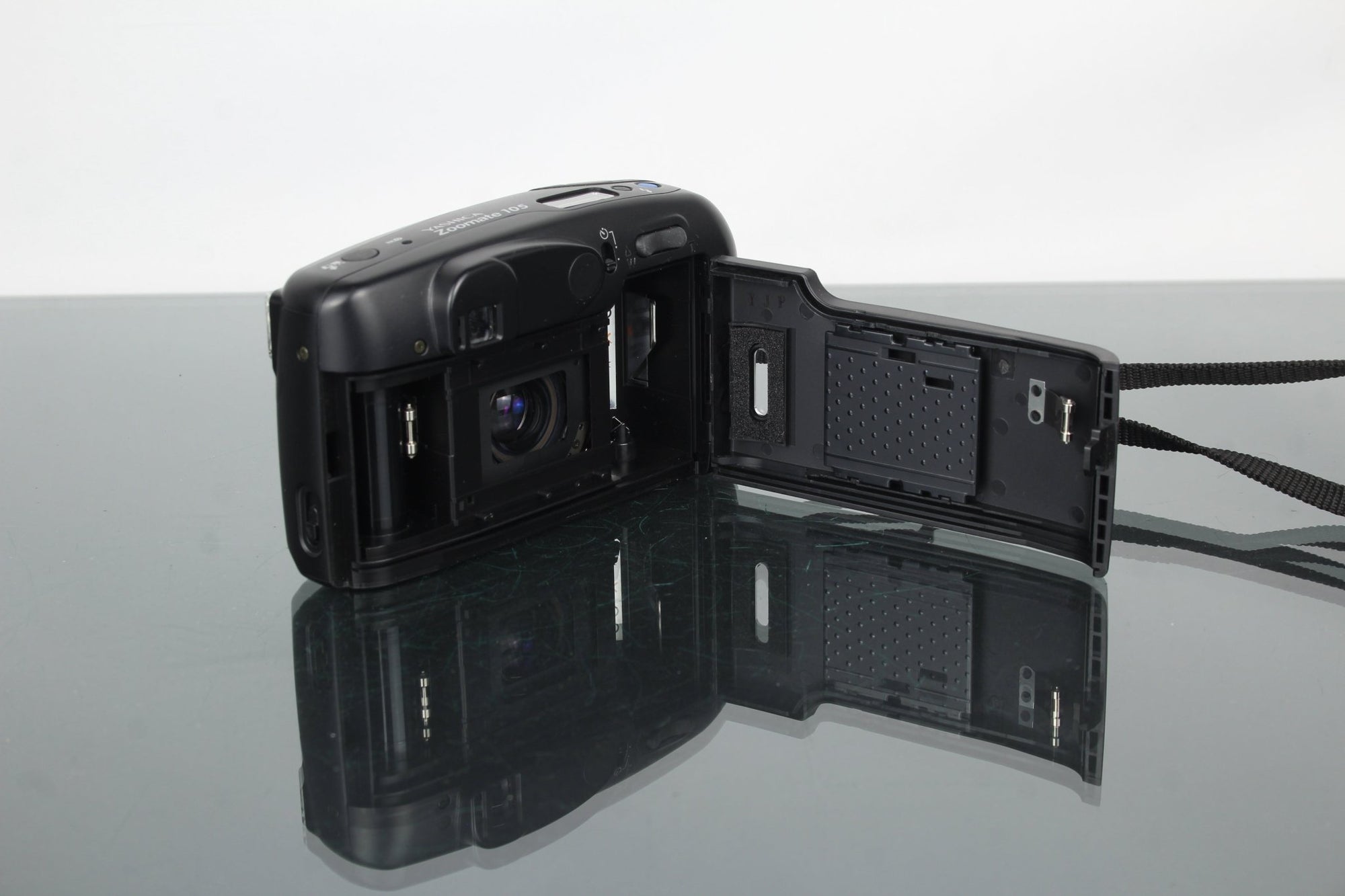 Yashica Zoomate 105 - Dutch|Thrift