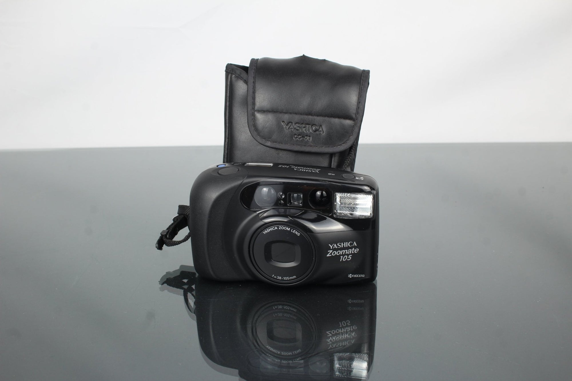 Yashica Zoomate 105 - Dutch|Thrift