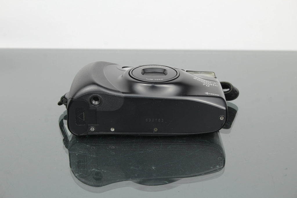 Yashica Zoomate 70 - Dutch|Thrift
