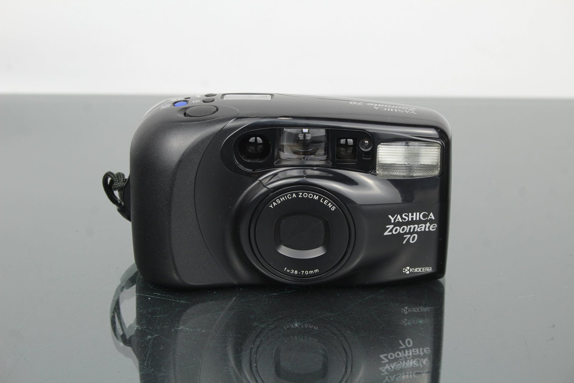 Yashica Zoomate 70 - Dutch|Thrift