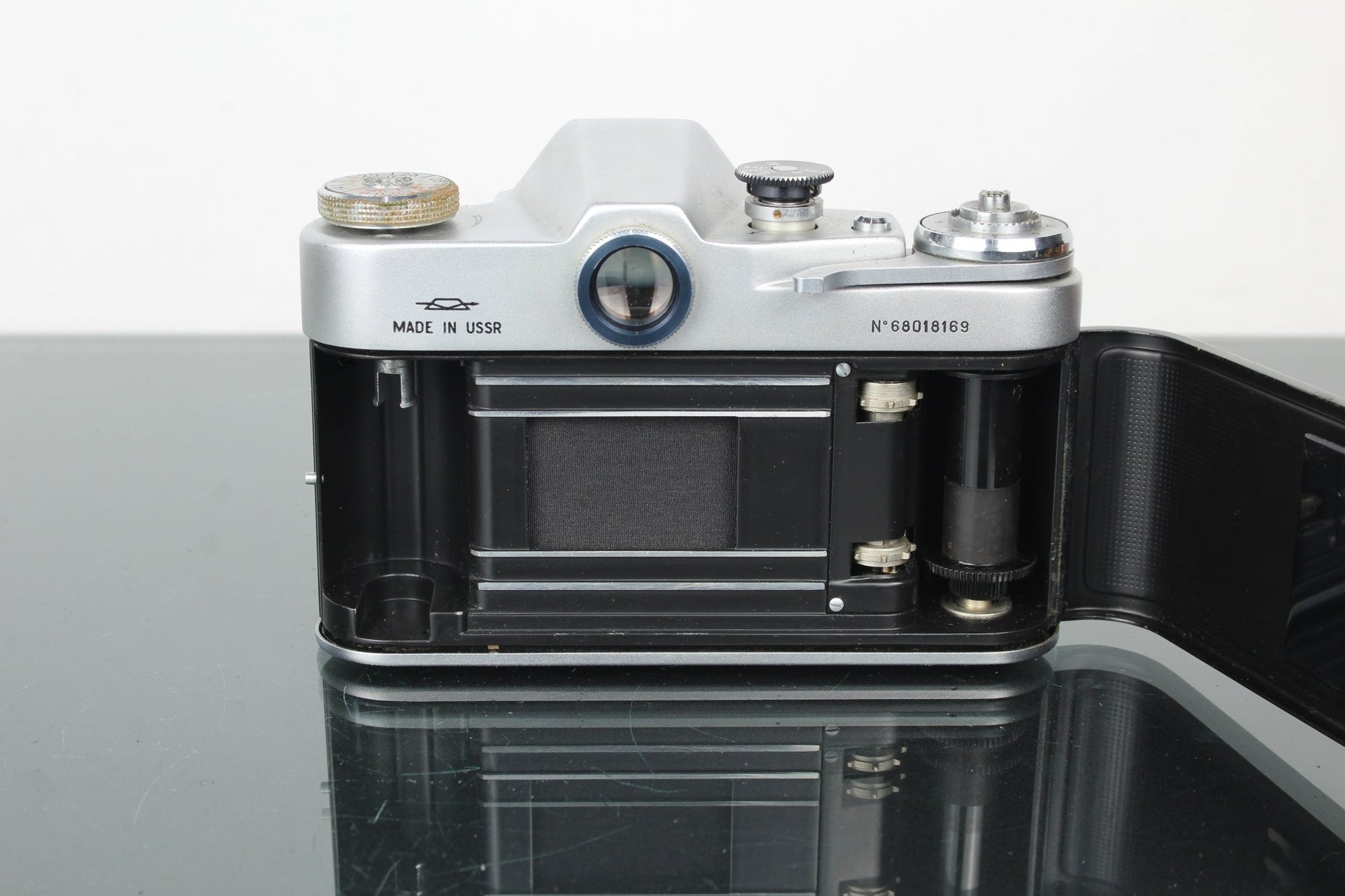 Zenit 3m + Helios - 44 58mm f/2 M42 lens - Dutch|Thrift