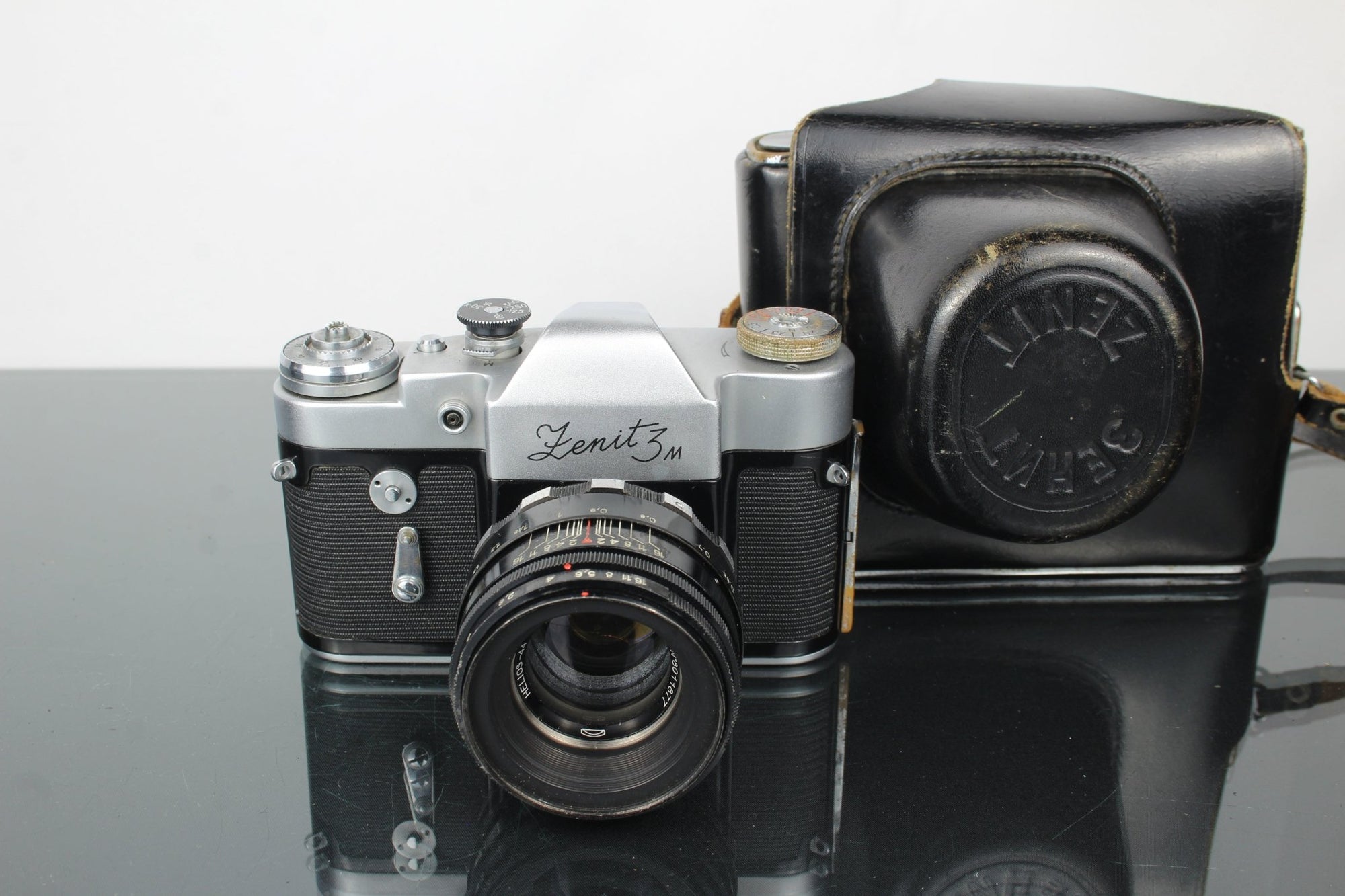 Zenit 3m + Helios - 44 58mm f/2 M42 lens - Dutch|Thrift