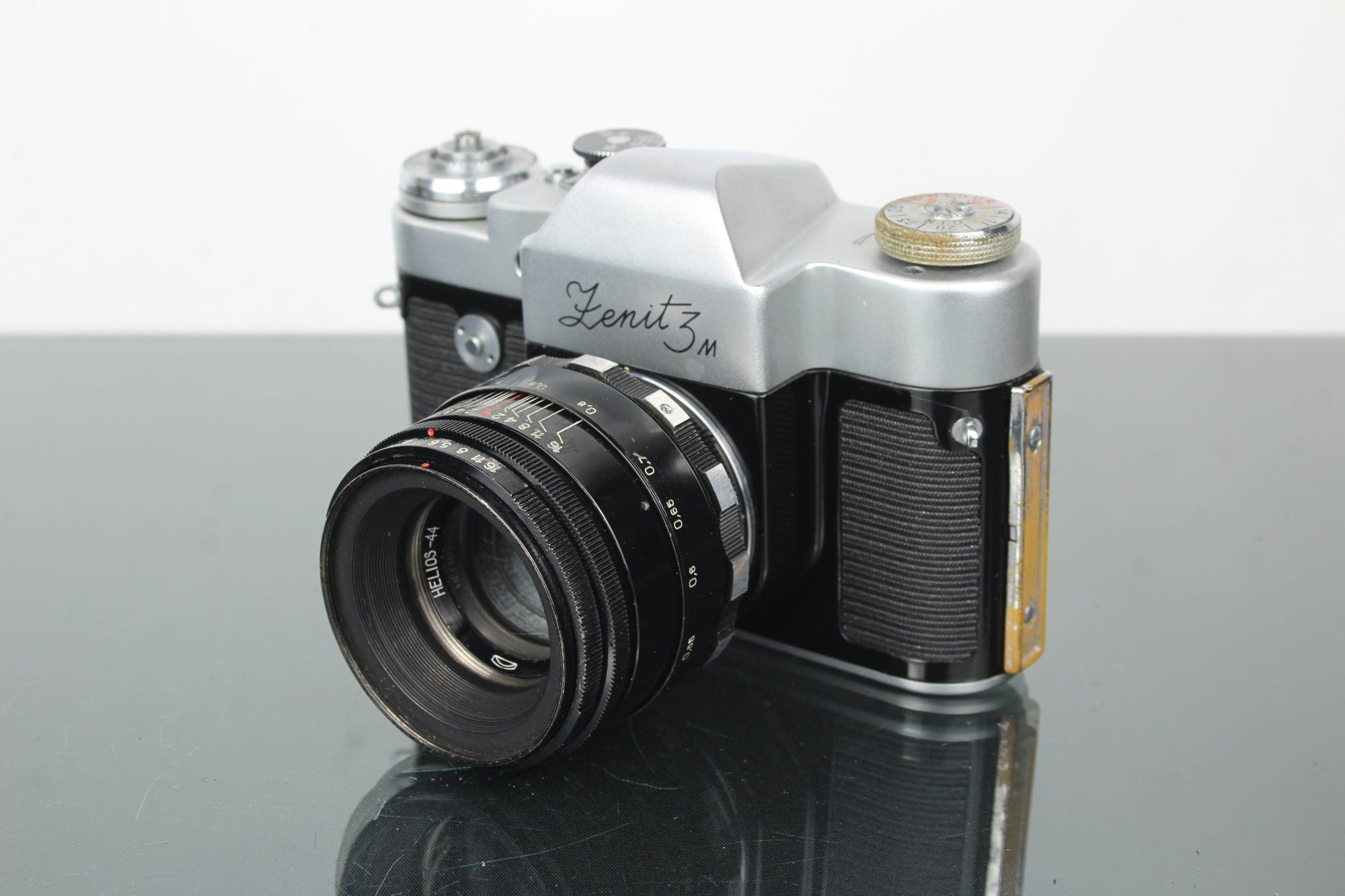 Zenit 3m + Helios - 44 58mm f/2 M42 lens - Dutch|Thrift