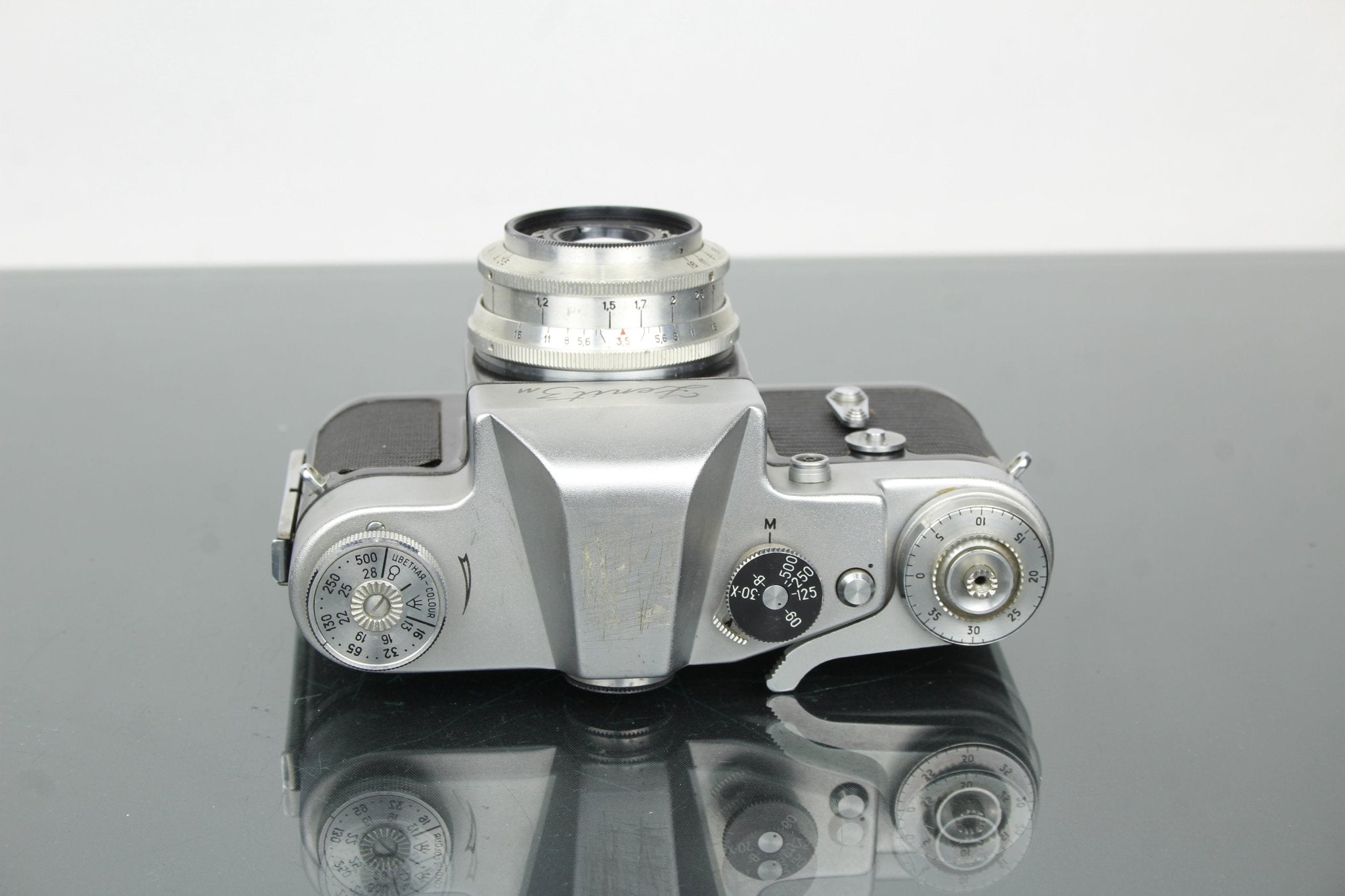 Zenit 3M + Industar-50 50mm f/3.5 M42 lens – Dutch|Thrift