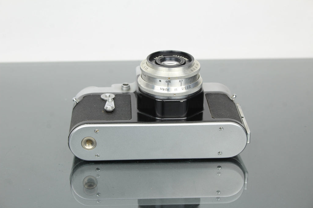 Zenit 3M + Industar - 50 50mm f/3.5 M42 lens - Dutch|Thrift