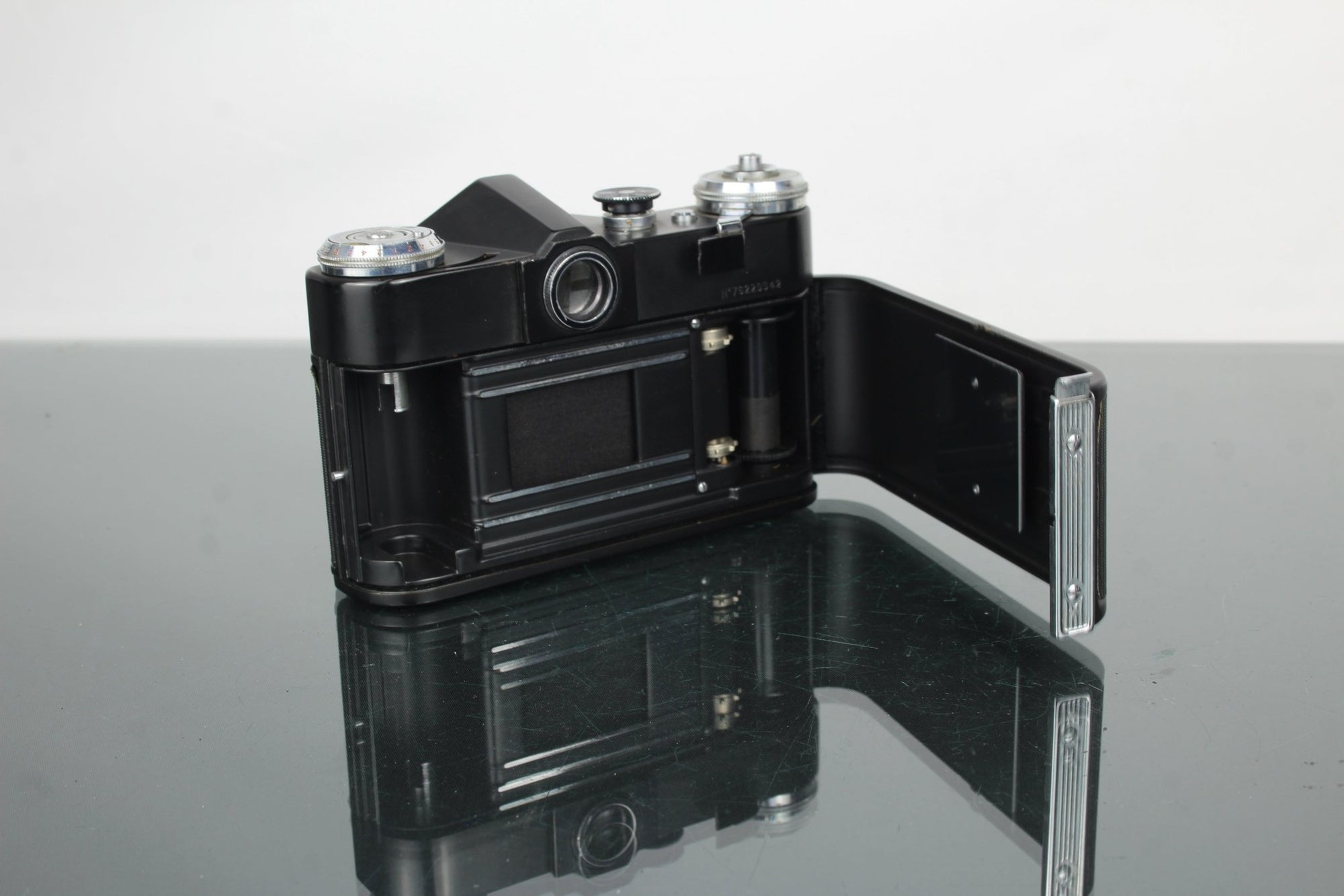 Zenit - E + Aus Jena DDR T 2.8/50 lens - Dutch|Thrift