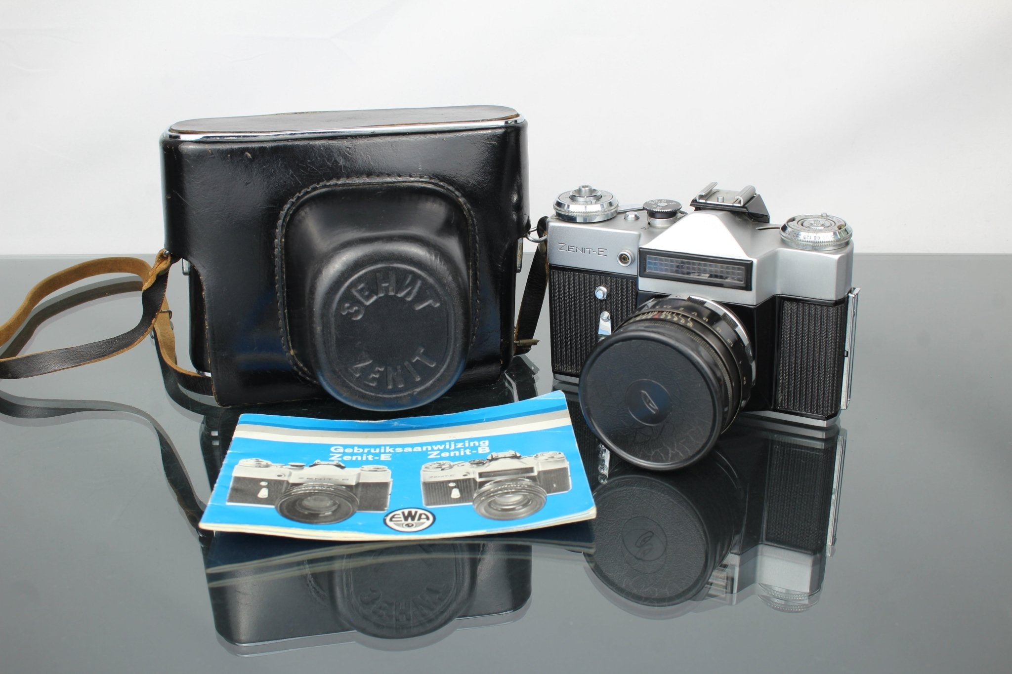 レア ZENIT-E MOSKVA 80 + HELIOS 44 2 58/2 Zenit E & Helios 44-2 58mm f2 First Impressions - YouTube