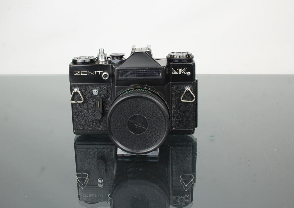 Zenit EM + Helios - 44 - 2 55mm f/2 - Dutch|Thrift