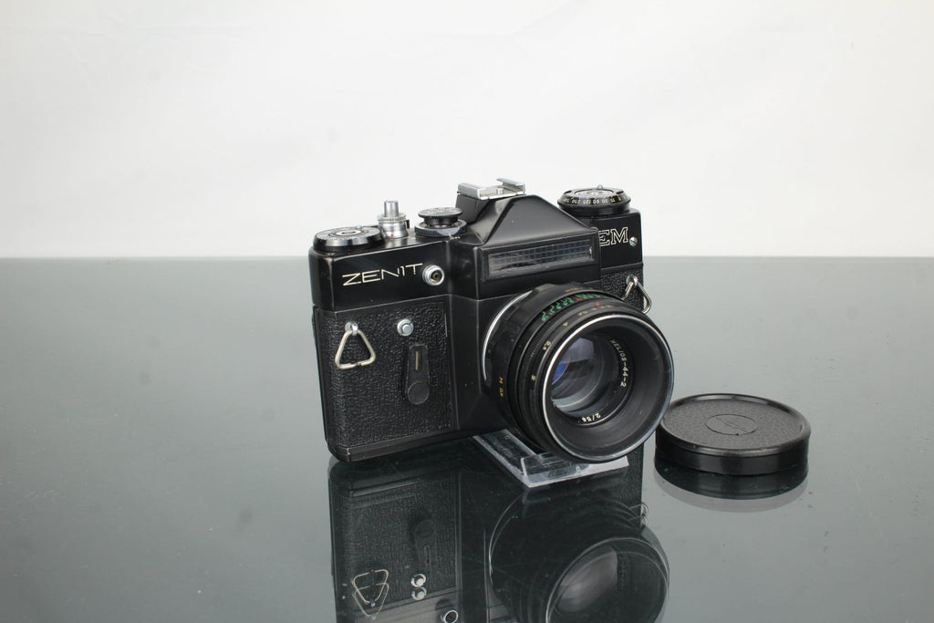 Zenit EM + Helios - 44 - 2 55mm f/2 - Dutch|Thrift