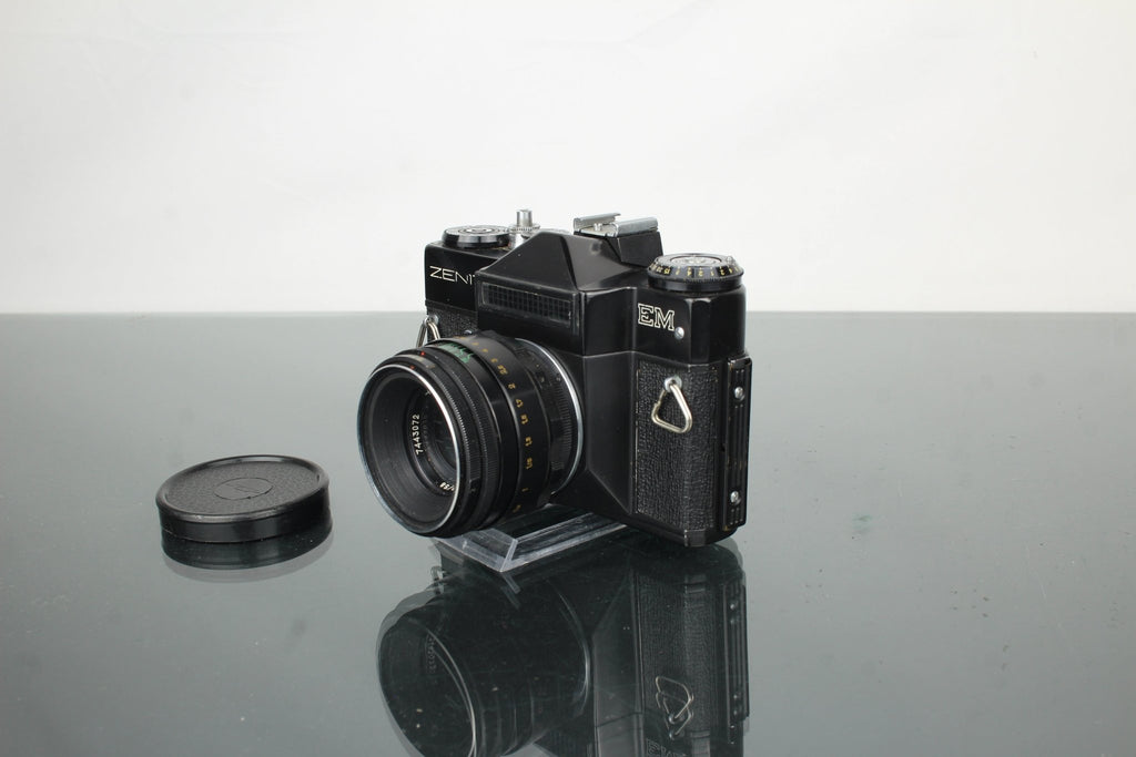 Zenit EM + Helios - 44 - 2 55mm f/2 - Dutch|Thrift