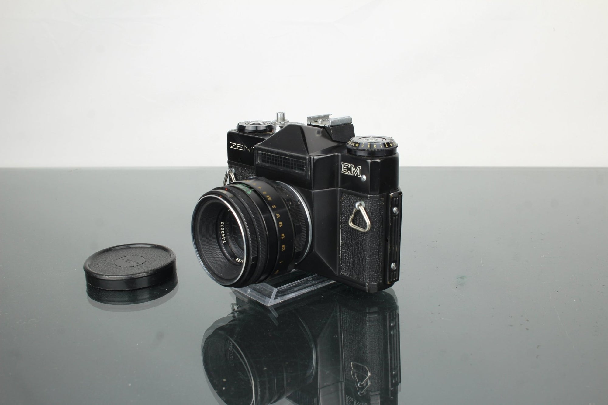 Zenit EM + Helios - 44 - 2 55mm f/2 - Dutch|Thrift