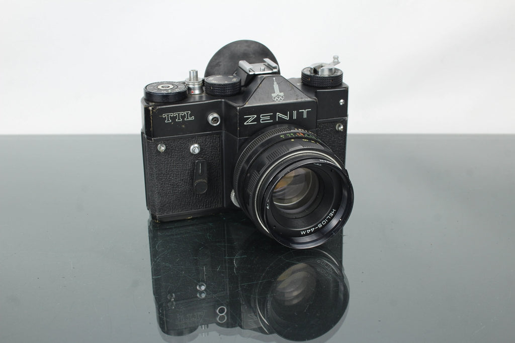 Zenit TTL + Helios - 44M 58mm f/2 M42 mount lens - Dutch|Thrift