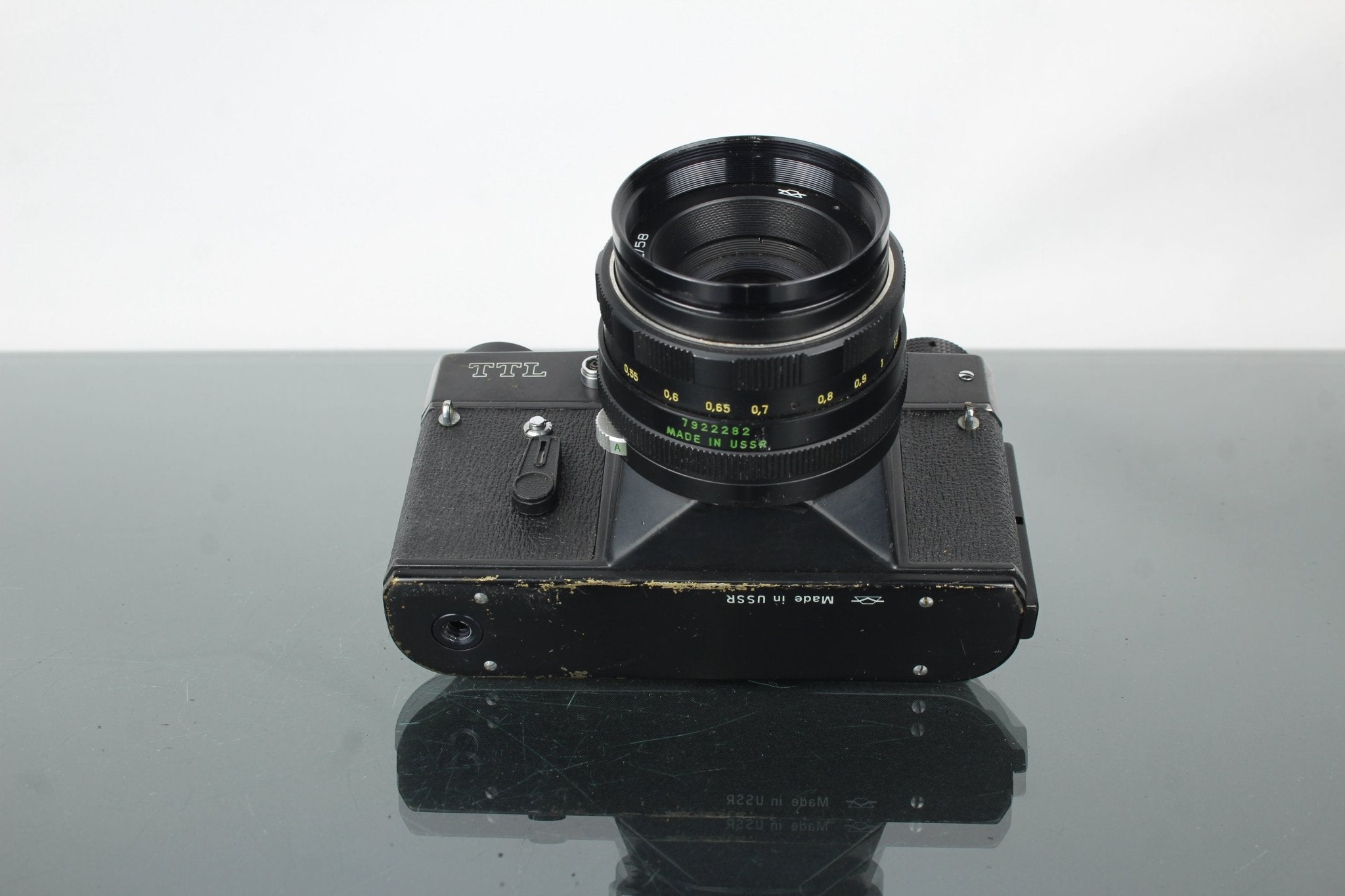 Zenit TTL + Helios-44M 58mm f/2 M42 mount lens – Dutch|Thrift