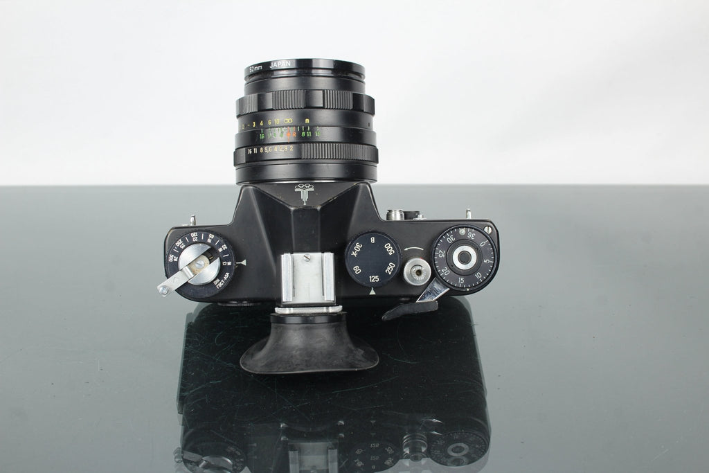 Zenit TTL + Helios - 44M 58mm f/2 M42 mount lens - Dutch|Thrift