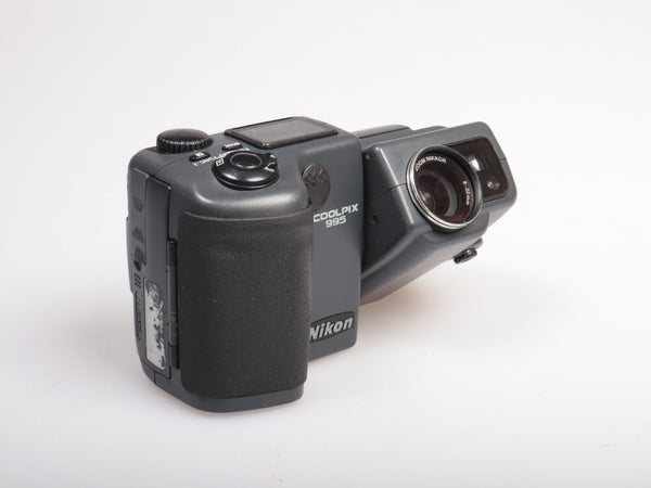 Nikon Coolpix 995 E995 | Nikkor Zoom 2.6-5.1 8-32mm Digital Camera | 72mm Lens