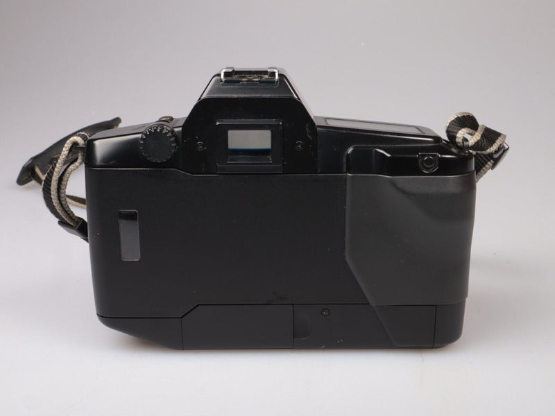 Canon EOS 650 | 35mm SLR Film Camera | Body Only | Black